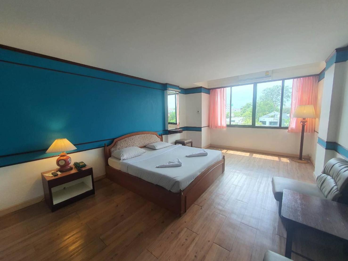 Hotel The Pacific Cool Chic à Chiang Mai Extérieur photo